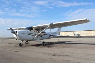 Photo of solid 2005 Cessna 172S Skyhawk SP aircraft